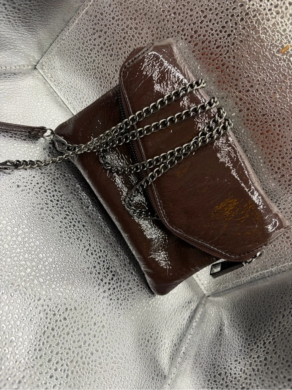 Bag of the 2026 Season! HOBO CrossbodyPatent Leather with Chain Strap